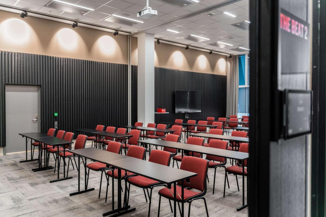 Отель Radisson Red Oslo Okern Экстерьер фото